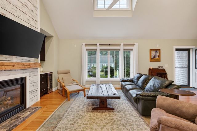 276 Pheasant Hill Cir, Barnstable, MA 02635