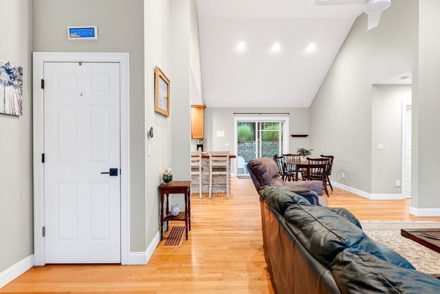 276 Pheasant Hill Cir, Barnstable, MA 02635