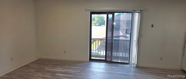 280 E 13 Mile Road, Madison Heights, MI 48071