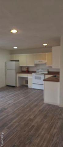 280 E 13 Mile Road, Madison Heights, MI 48071