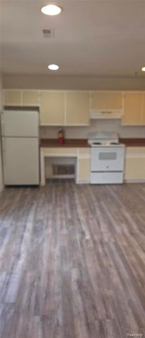 280 E 13 Mile Road, Madison Heights, MI 48071