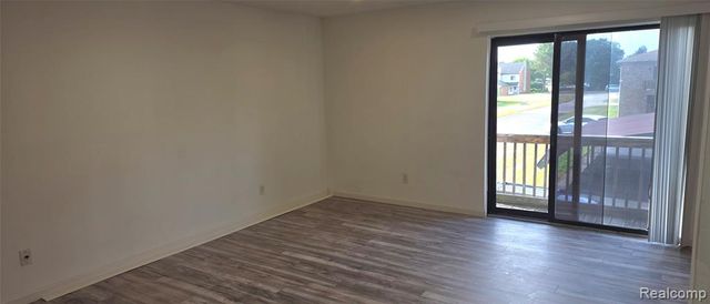 280 E 13 Mile Road, Madison Heights, MI 48071