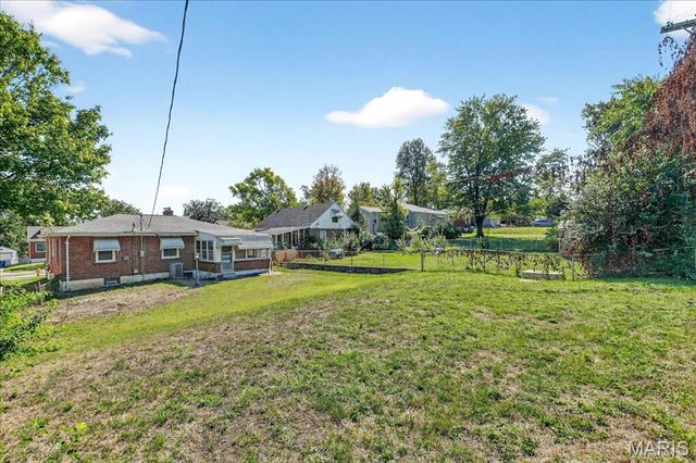 9319 Aster Avenue, St Louis, MO 63123