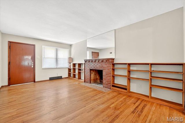 9319 Aster Avenue, St Louis, MO 63123