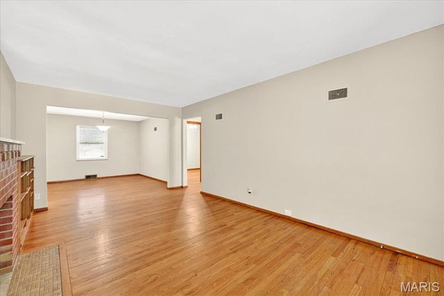 9319 Aster Avenue, St Louis, MO 63123