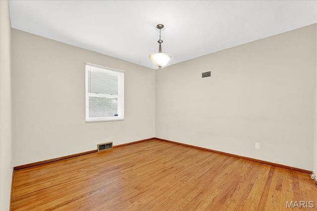 9319 Aster Avenue, St Louis, MO 63123