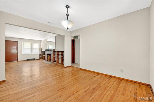 9319 Aster Avenue, St Louis, MO 63123