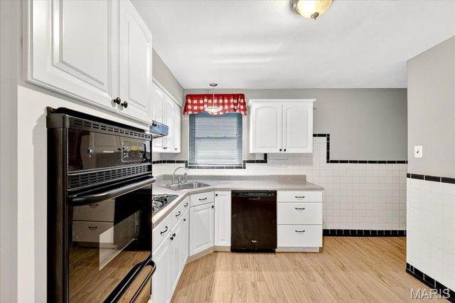 9319 Aster Avenue, St Louis, MO 63123