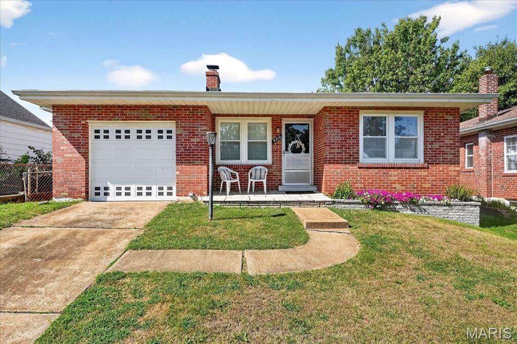 9319 Aster Avenue, St Louis, MO 63123