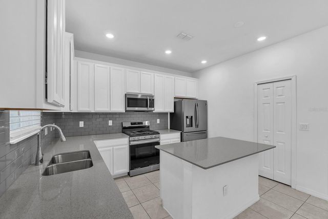 5741 SPOTTED HARRIER WAY, Lithia, FL 33547