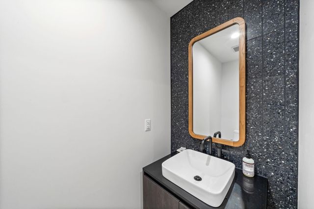 48 East Ave 2511, Austin, TX 78701