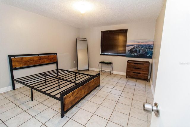 5121 LARCH LANE, New Port Richey, FL 34653