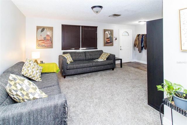 5121 LARCH LANE, New Port Richey, FL 34653