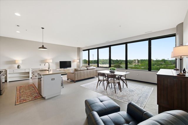 5601 Smetana Drive 410, Hopkins, MN 55343