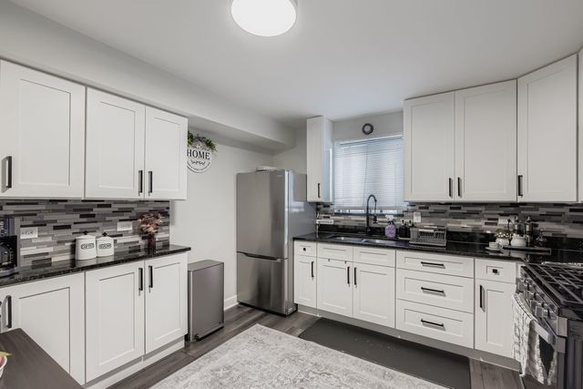 6050 Lake Bluff Drive 101, Tinley Park, IL 60477