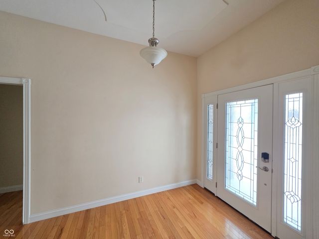 2779 Buttercup Court E, Columbus, IN 47201