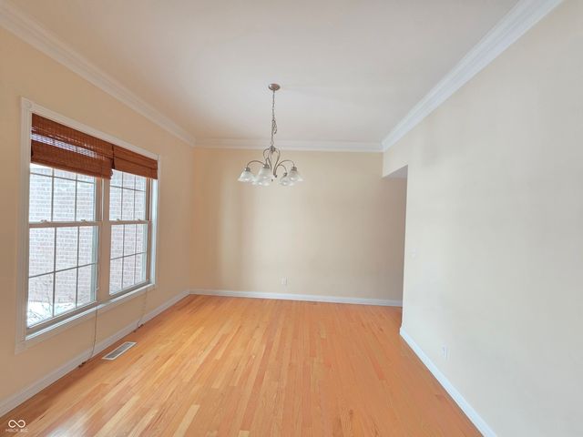 2779 Buttercup Court E, Columbus, IN 47201