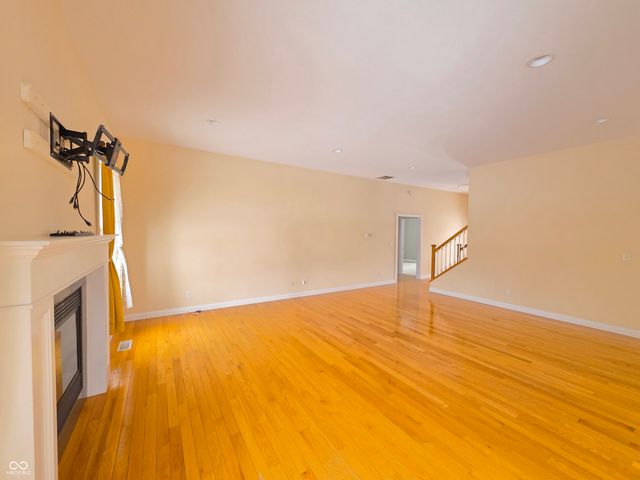 2779 Buttercup Court E, Columbus, IN 47201