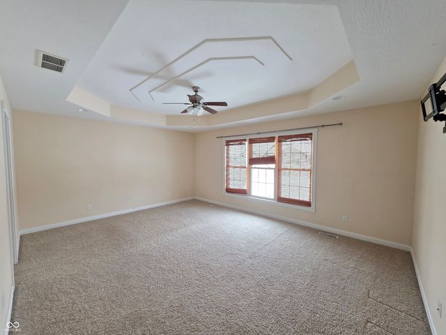 2779 Buttercup Court E, Columbus, IN 47201