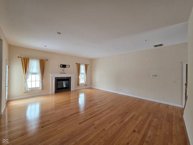 2779 Buttercup Court E, Columbus, IN 47201