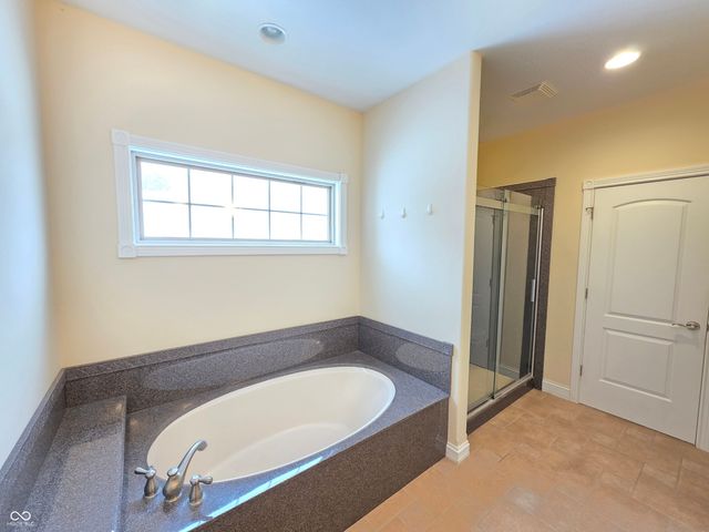 2779 Buttercup Court E, Columbus, IN 47201