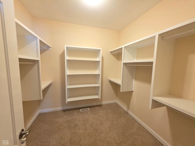 2779 Buttercup Court E, Columbus, IN 47201