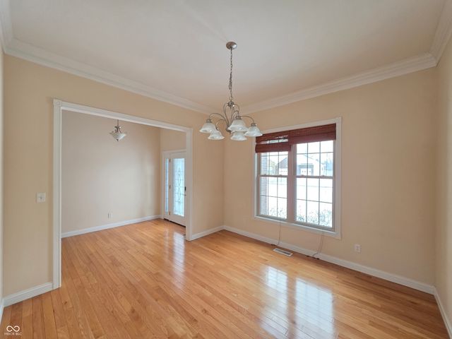 2779 Buttercup Court E, Columbus, IN 47201