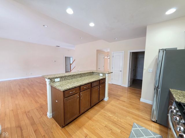 2779 Buttercup Court E, Columbus, IN 47201