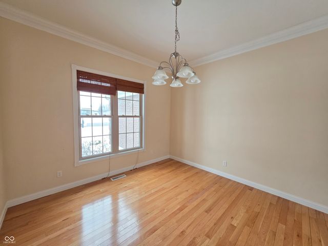 2779 Buttercup Court E, Columbus, IN 47201