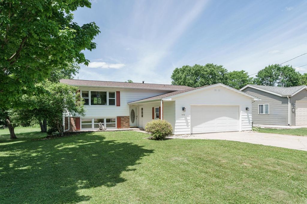 1410 Davis STREET, Watertown, WI 53098