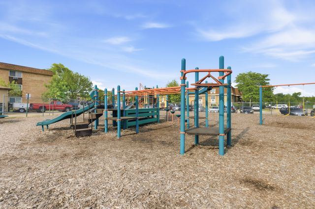 1080 Knoll Lane 107, Hoffman Estates, IL 60169