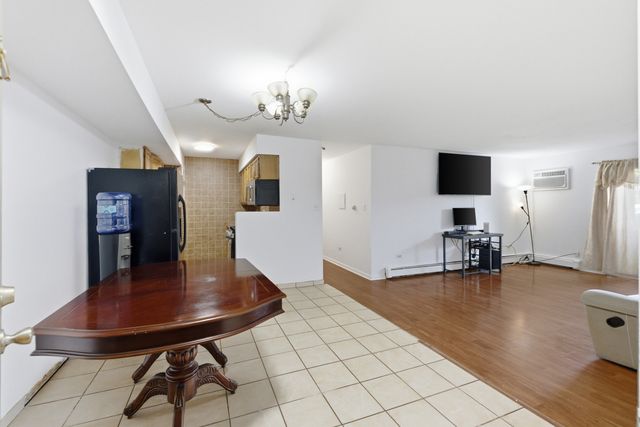 1080 Knoll Lane 107, Hoffman Estates, IL 60169