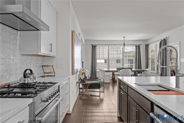 10109 Hollythorne Ln, Mechanicsville, VA 23116