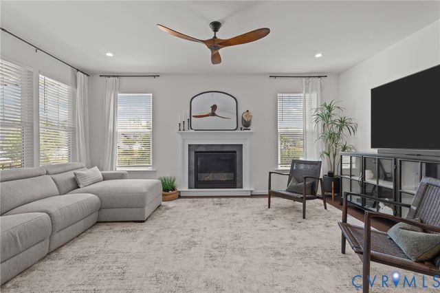 10109 Hollythorne Ln, Mechanicsville, VA 23116