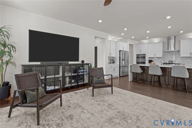 10109 Hollythorne Ln, Mechanicsville, VA 23116