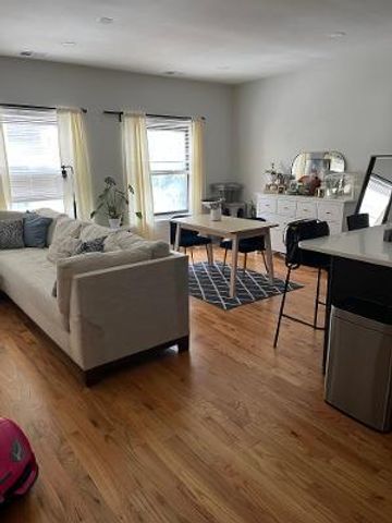 4022 N Milwaukee Avenue, Chicago, IL 60641