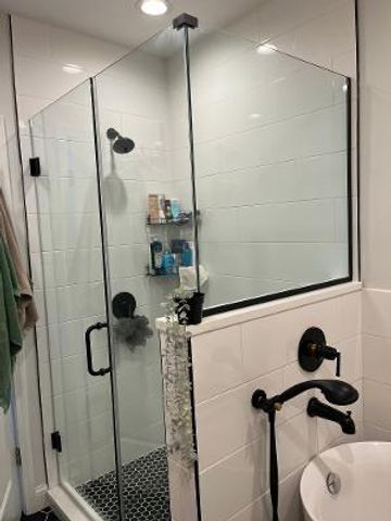 4022 N Milwaukee Avenue, Chicago, IL 60641