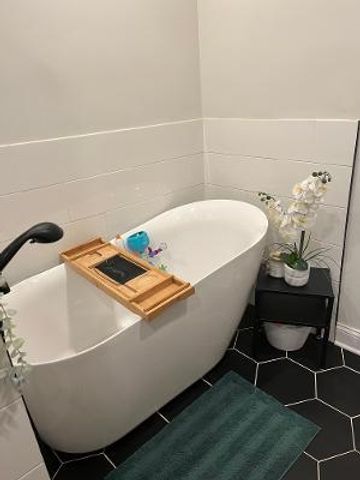 4022 N Milwaukee Avenue, Chicago, IL 60641