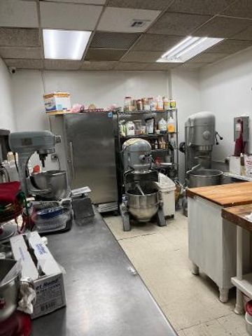 4022 N Milwaukee Avenue, Chicago, IL 60641