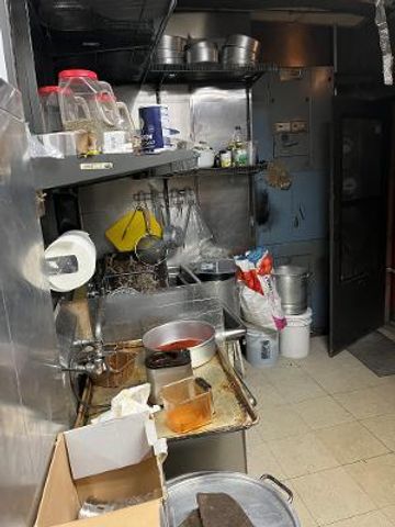 4022 N Milwaukee Avenue, Chicago, IL 60641