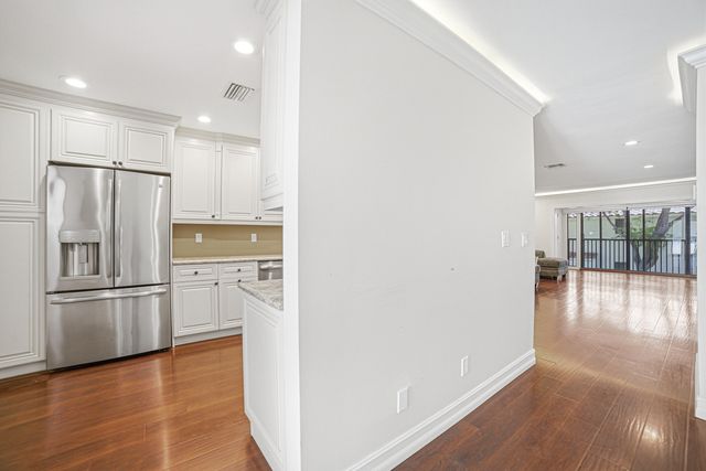 85 PELICAN POINTE Drive 203, Delray Beach, FL 33483