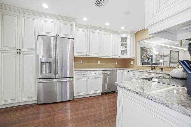 85 PELICAN POINTE Drive 203, Delray Beach, FL 33483