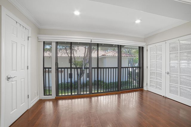 85 PELICAN POINTE Drive 203, Delray Beach, FL 33483