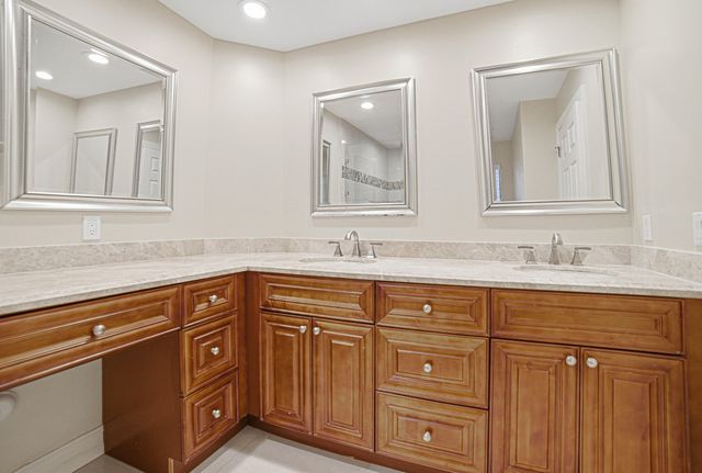 85 PELICAN POINTE Drive 203, Delray Beach, FL 33483