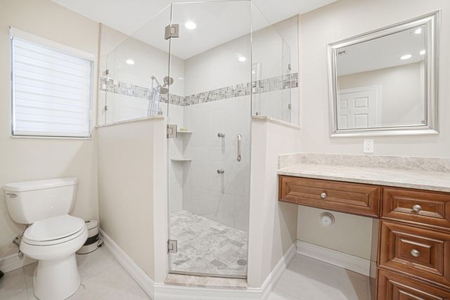 85 PELICAN POINTE Drive 203, Delray Beach, FL 33483