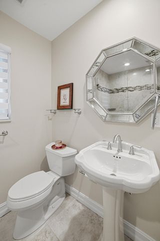 85 PELICAN POINTE Drive 203, Delray Beach, FL 33483