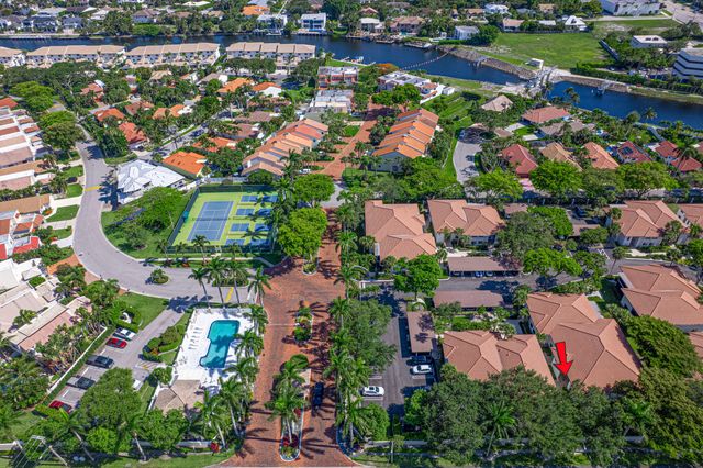 85 PELICAN POINTE Drive 203, Delray Beach, FL 33483