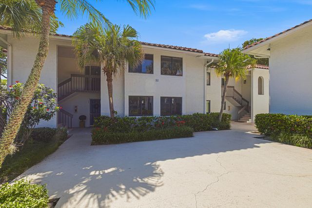 85 PELICAN POINTE Drive 203, Delray Beach, FL 33483