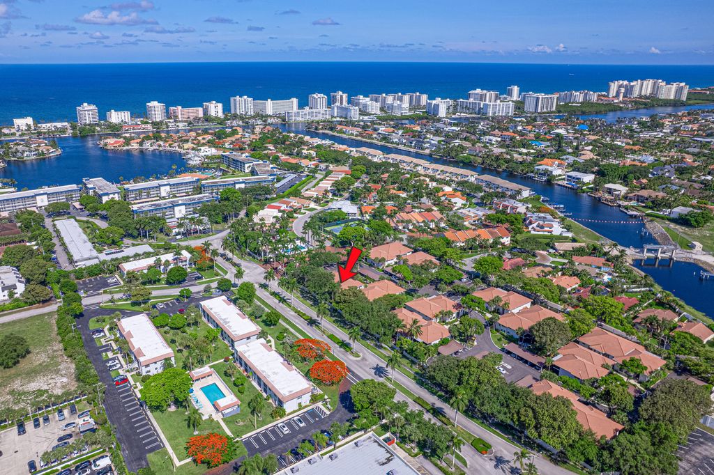 85 PELICAN POINTE Drive 203, Delray Beach, FL 33483