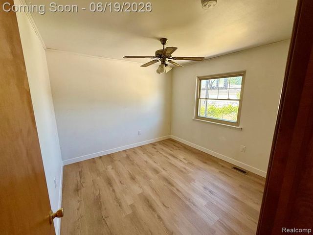 27087 Alden Street, Madison Heights, MI 48071